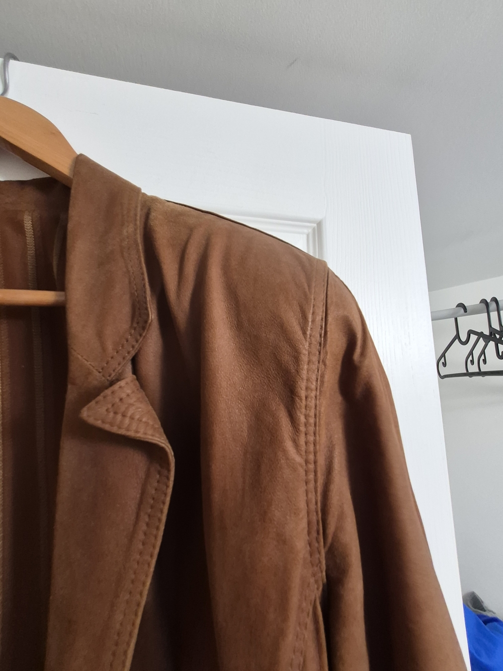Vintage Brown Double-Breasted Leather Blazer - Picture 5 of 9